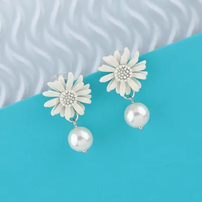 Attractive Stylish Stud Earring For Girl Women