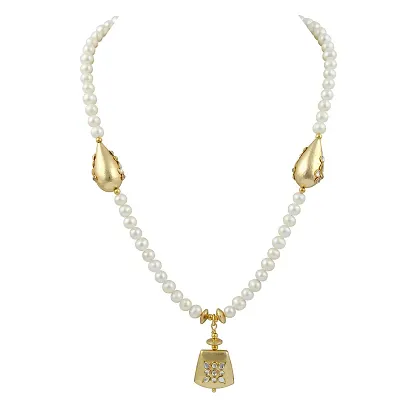 Ocean White Freshwater Pearl 18 Inch Necklace With Metal Pendent